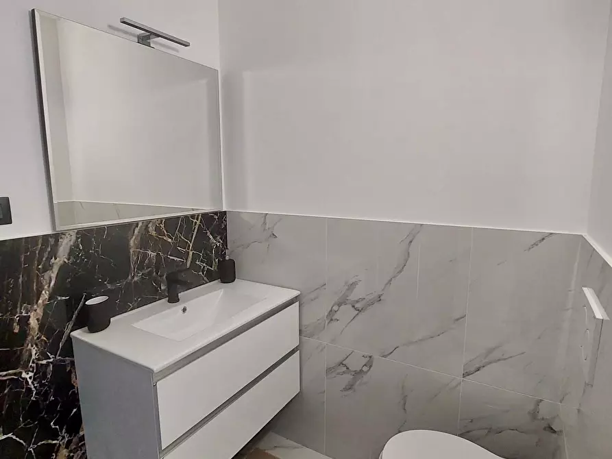 Immagine 23 di Appartamento in vendita  a Viareggio