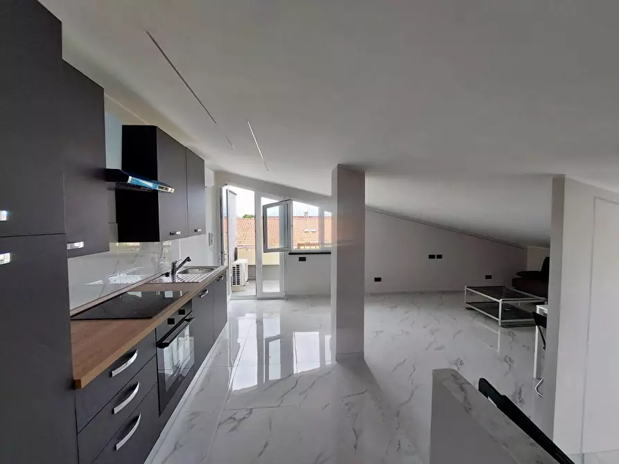 Immagine 19 di Appartamento in vendita  a Viareggio