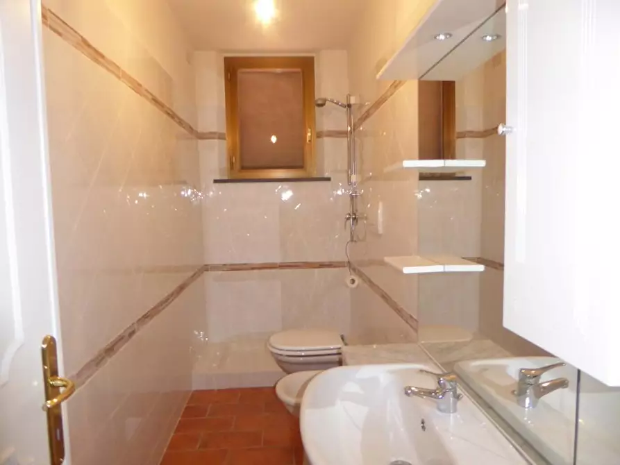 Immagine 4 di Appartamento in vendita  a Cascina