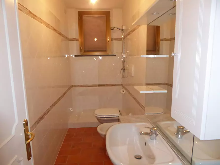 Immagine 6 di Appartamento in vendita  a Cascina