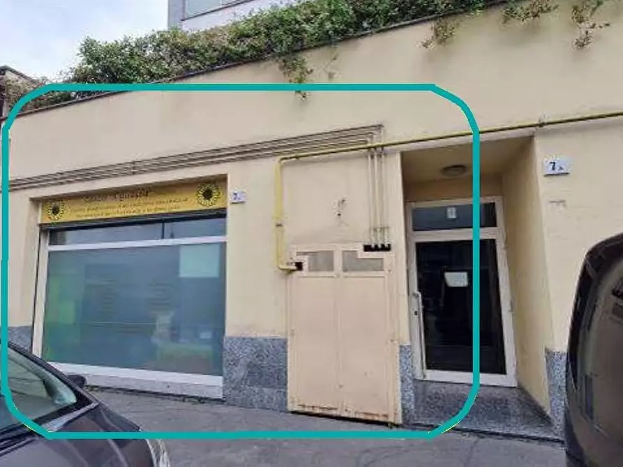 Immagine 1 di Negozio in vendita  a Milano