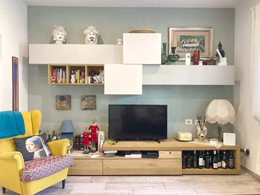 Immagine 4 di Casa bifamiliare in vendita  a Viareggio