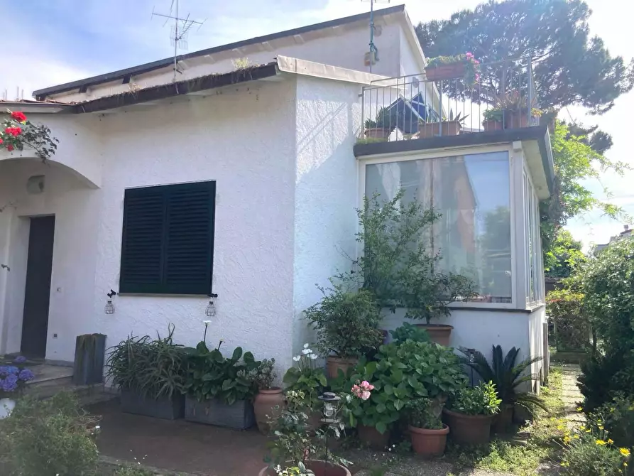 Immagine 32 di Casa bifamiliare in vendita  a Viareggio