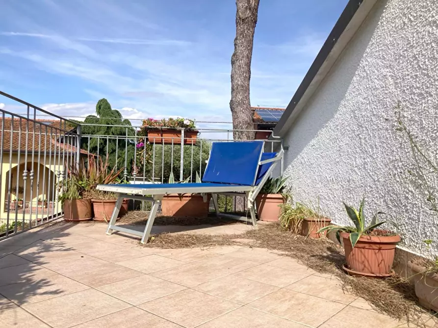 Immagine 30 di Casa bifamiliare in vendita  a Viareggio