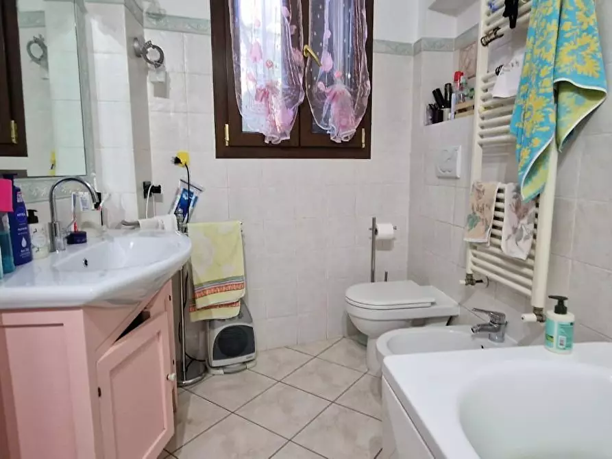 Immagine 16 di Appartamento in vendita  a Carrara