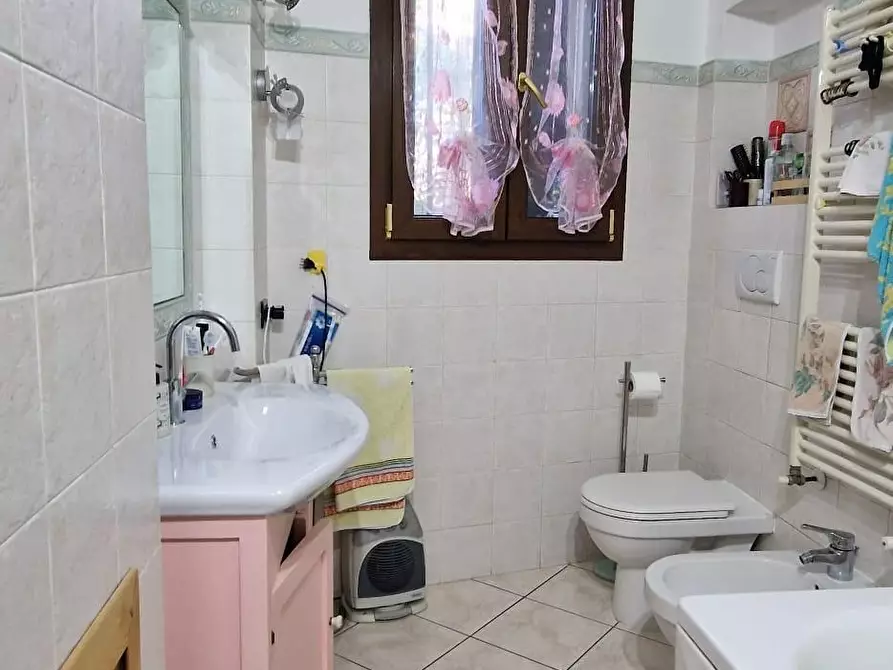 Immagine 17 di Appartamento in vendita  a Carrara