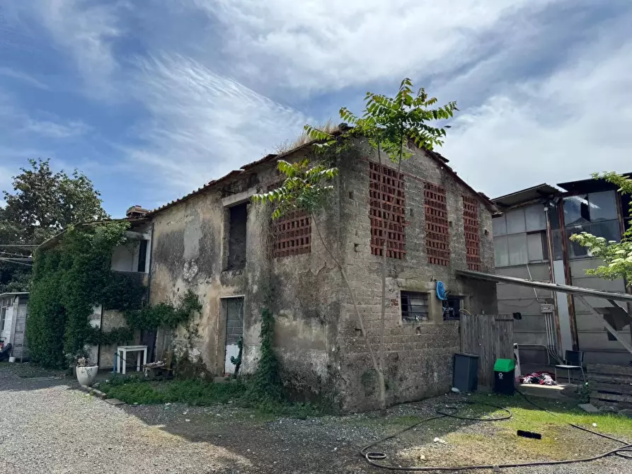 Immagine 7 di Casa colonica in vendita  a Pietrasanta