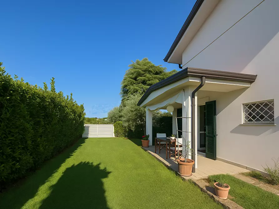 Immagine 4 di Casa bifamiliare in vendita  a Capannori