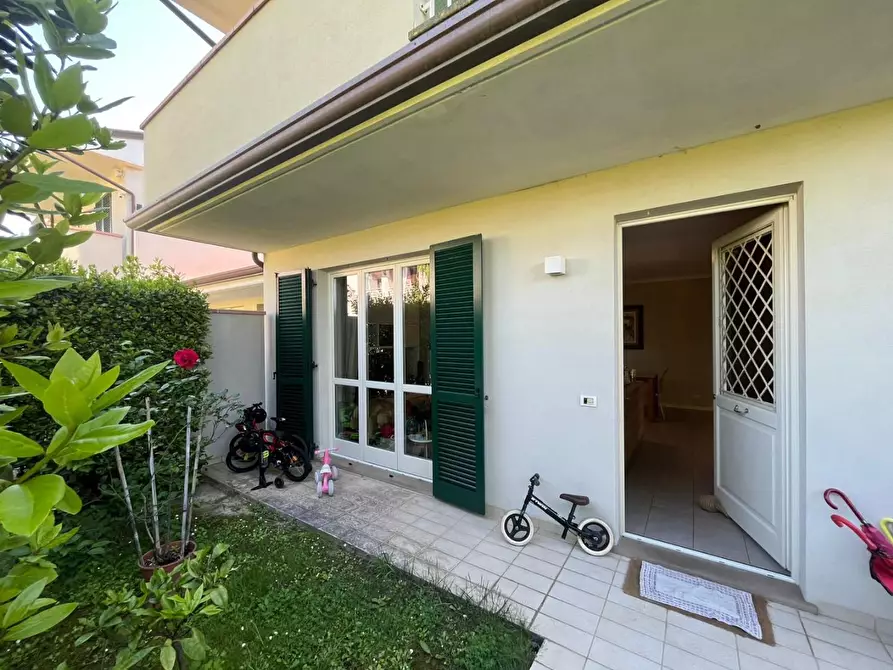 Immagine 5 di Casa bifamiliare in vendita  a Capannori