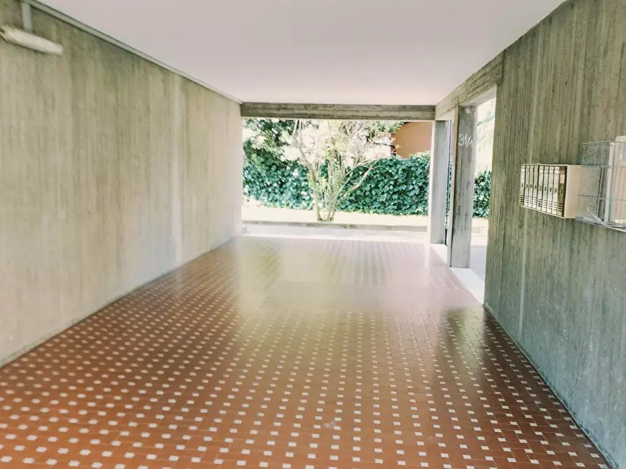 Immagine 3 di Appartamento in vendita  a Reggio Nell'emilia