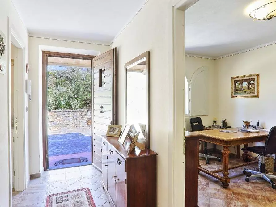 Immagine 9 di Villa in vendita  a Campiglia Marittima