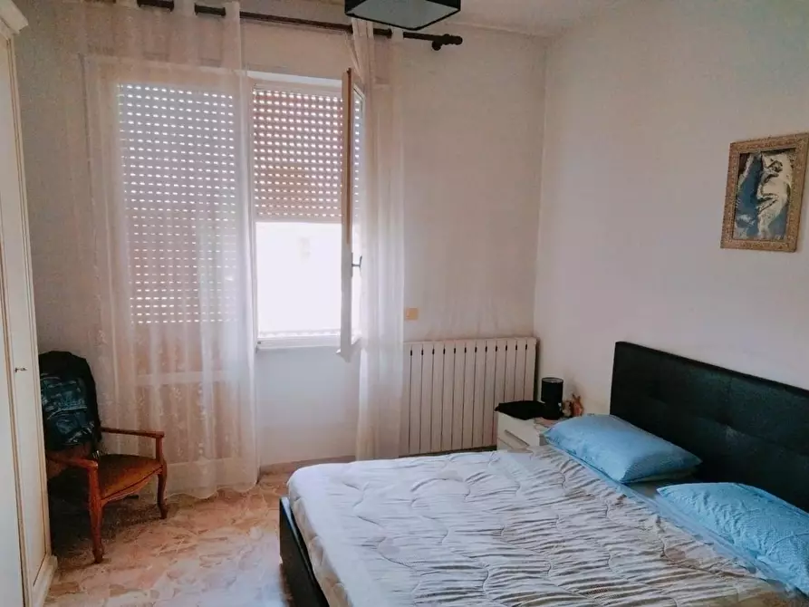 Immagine 2 di Appartamento in vendita  a Massa