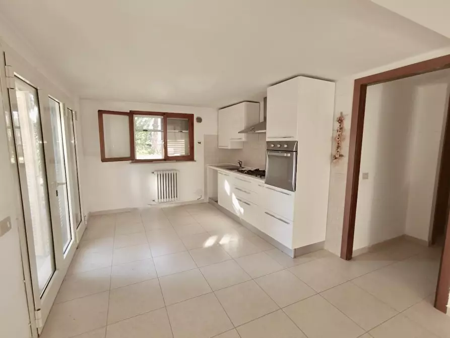 Immagine 8 di Ufficio in vendita  a Pisa