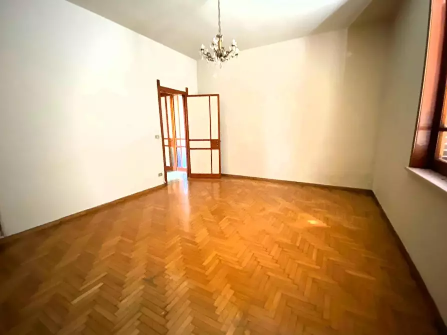 Immagine 17 di Appartamento in vendita  a Pontedera