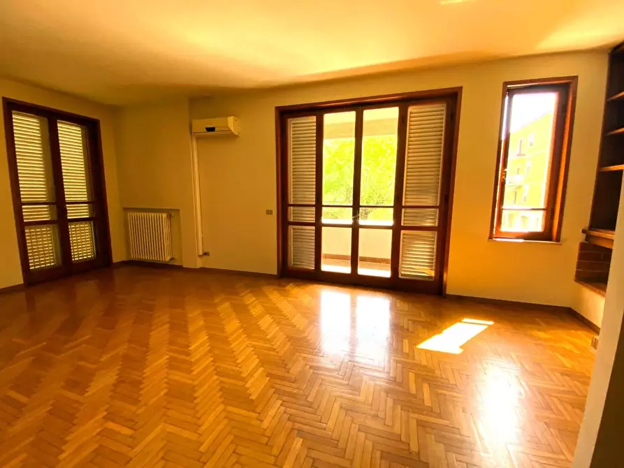 Immagine 23 di Appartamento in vendita  a Pontedera