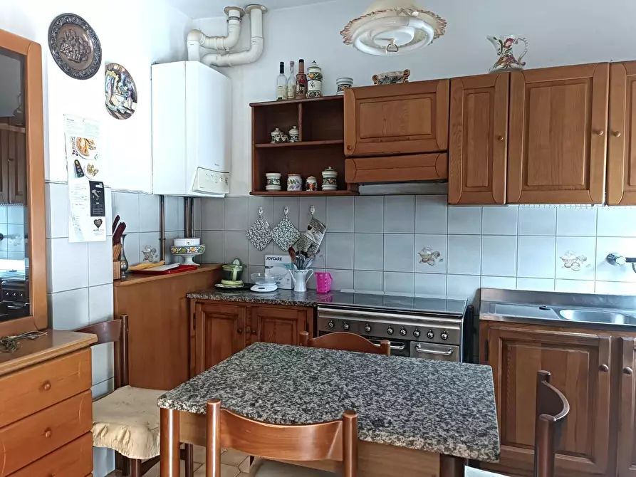 Immagine 8 di Appartamento in vendita  a Castelnuovo Di Garfagnana