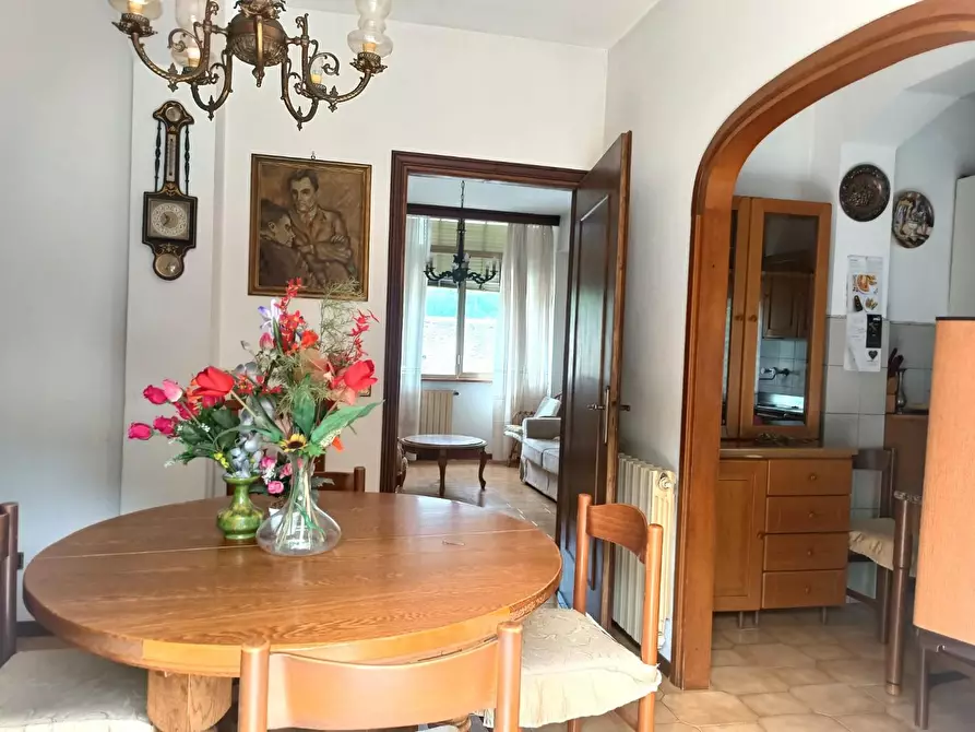 Immagine 5 di Appartamento in vendita  a Castelnuovo Di Garfagnana