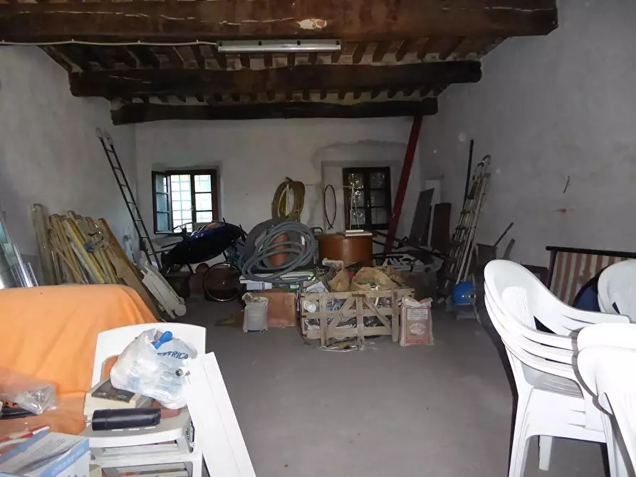 Immagine 5 di Magazzino in vendita  a Cascina