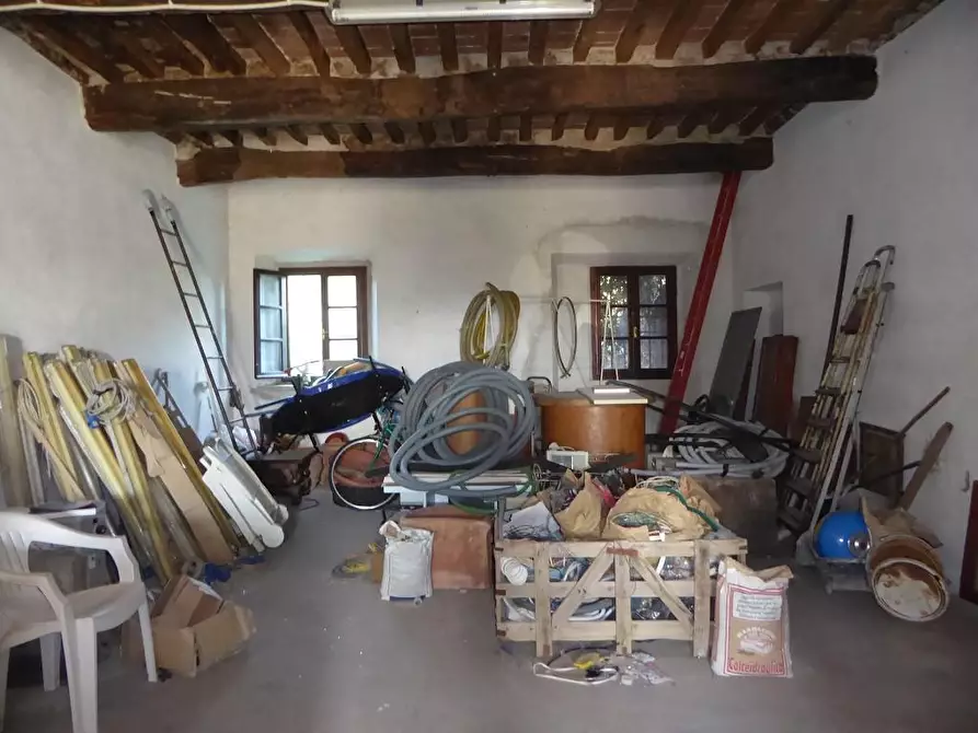 Immagine 3 di Magazzino in vendita  a Cascina