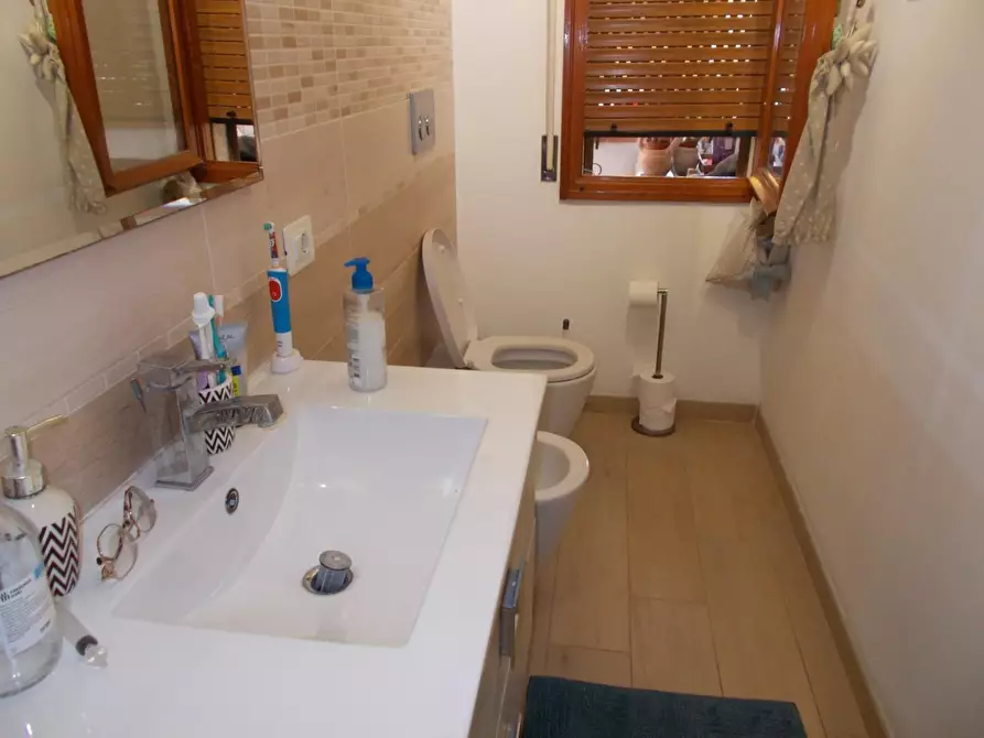 Immagine 14 di Villetta a schiera in vendita  a Vecchiano