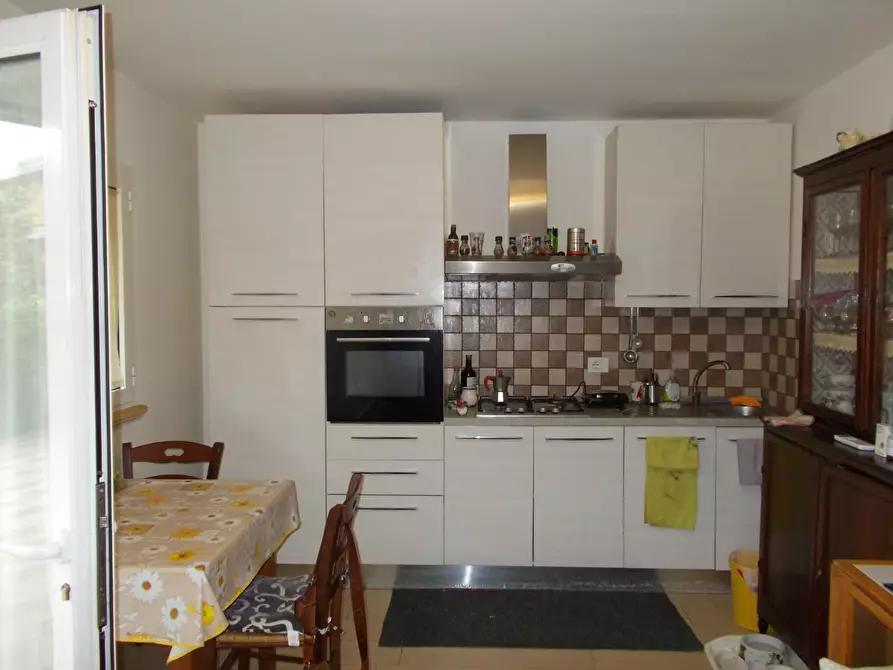 Immagine 19 di Villetta a schiera in vendita  a Vecchiano