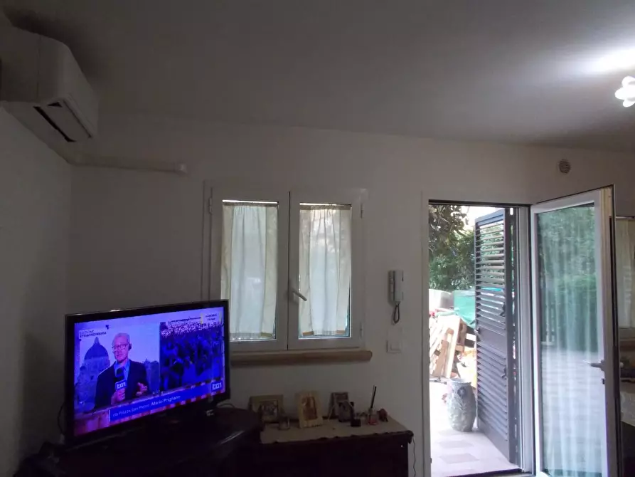 Immagine 21 di Villetta a schiera in vendita  a Vecchiano