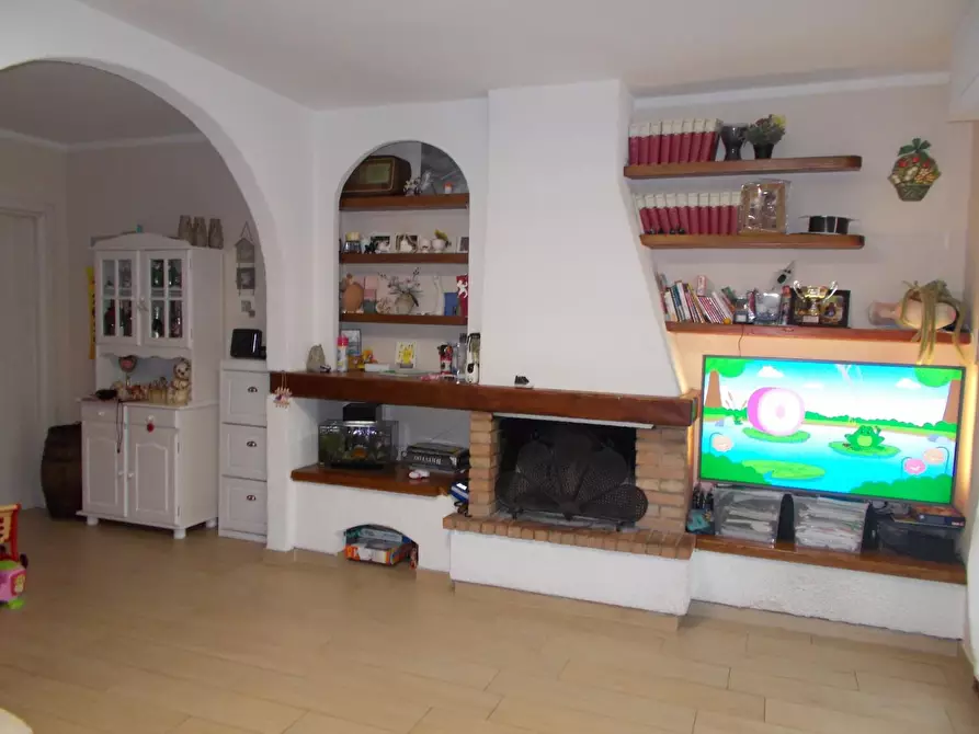 Immagine 1 di Villetta a schiera in vendita  a Vecchiano