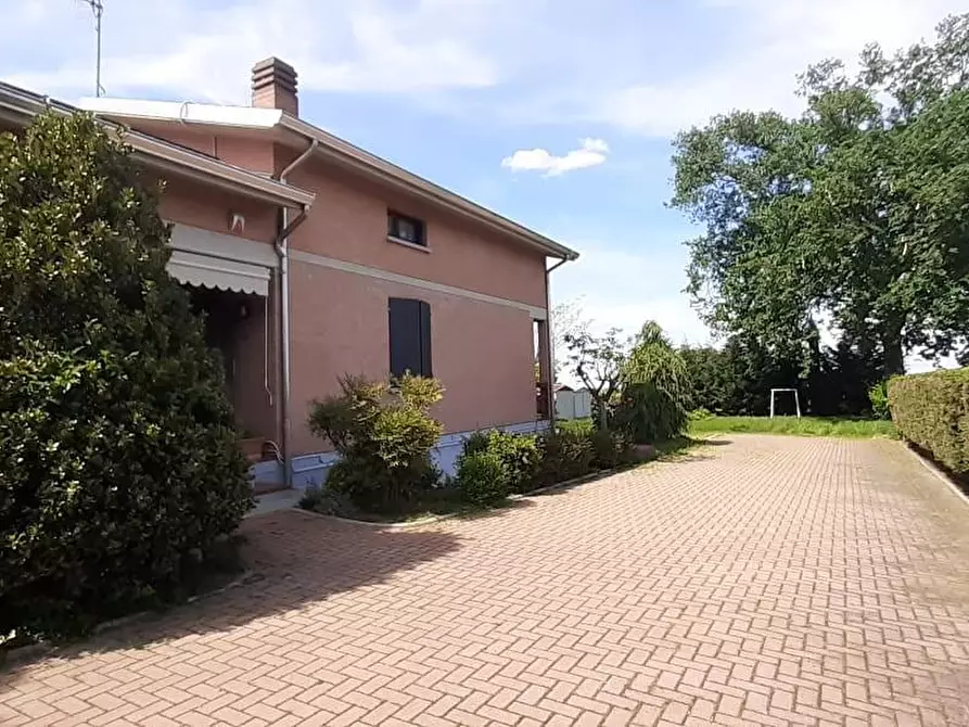 Immagine 5 di Casa indipendente in vendita  a Reggio Nell'emilia