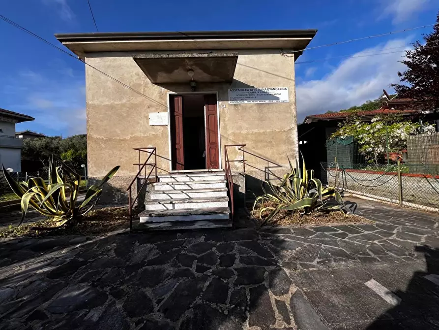 Immagine 10 di Casa indipendente in vendita  a Castelnuovo Magra