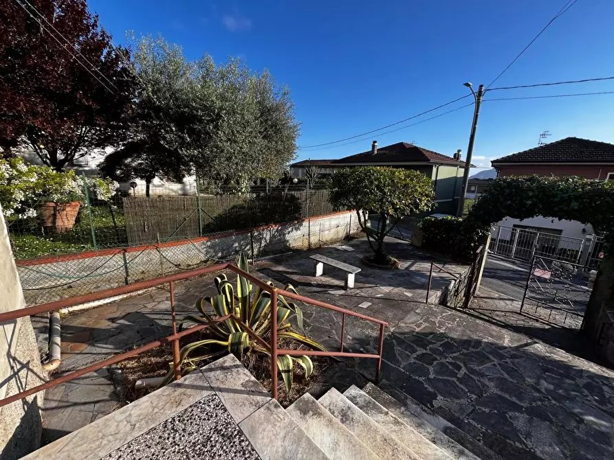 Immagine 8 di Casa indipendente in vendita  a Castelnuovo Magra