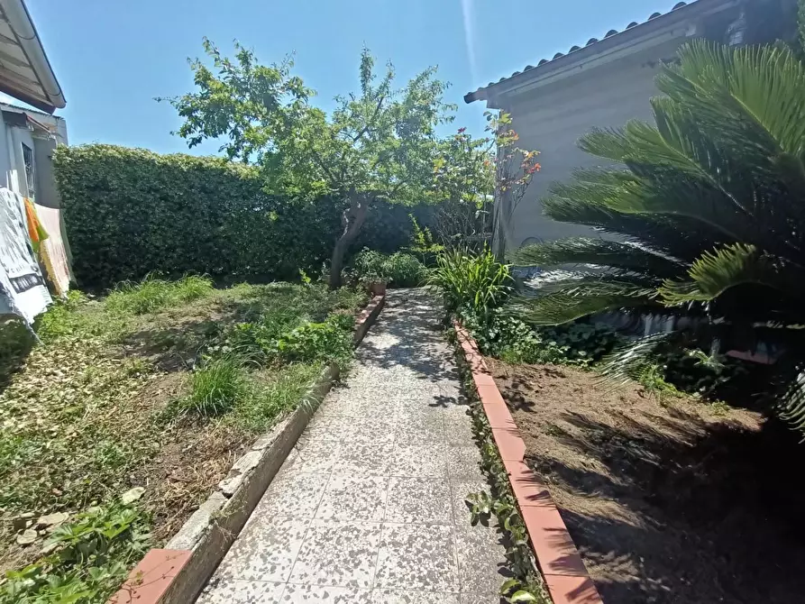 Immagine 27 di Casa indipendente in vendita  a Carrara