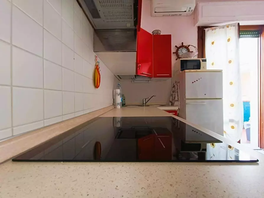 Immagine 3 di Appartamento in vendita  a Massa