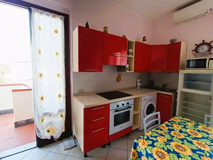 Immagine 2 di Appartamento in vendita  a Massa