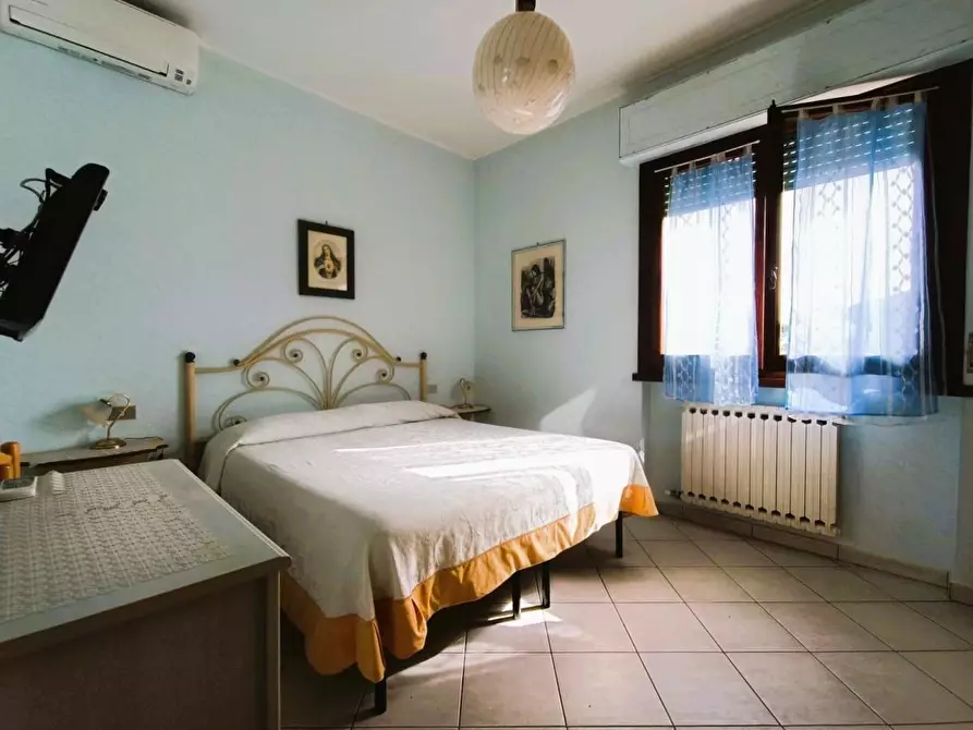 Immagine 5 di Appartamento in vendita  a Massa