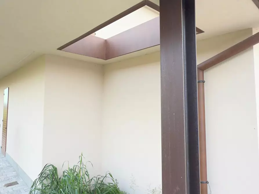 Immagine 1 di Casa bifamiliare in vendita  a Reggio Nell'emilia