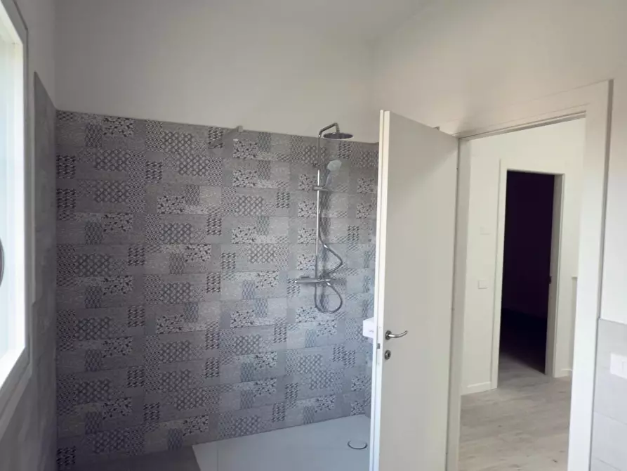 Immagine 8 di Casa bifamiliare in vendita  a Reggio Nell'emilia