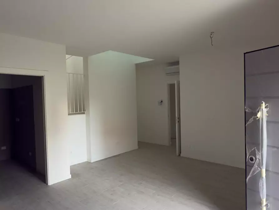 Immagine 13 di Casa bifamiliare in vendita  a Reggio Nell'emilia