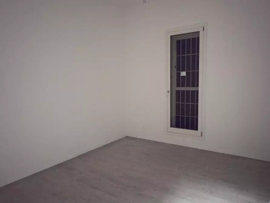 Immagine 7 di Casa bifamiliare in vendita  a Reggio Nell'emilia