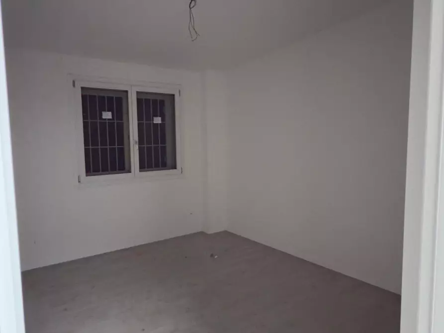 Immagine 5 di Casa bifamiliare in vendita  a Reggio Nell'emilia