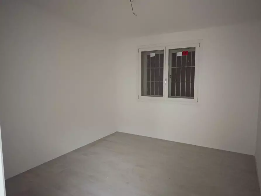 Immagine 23 di Casa bifamiliare in vendita  a Reggio Nell'emilia