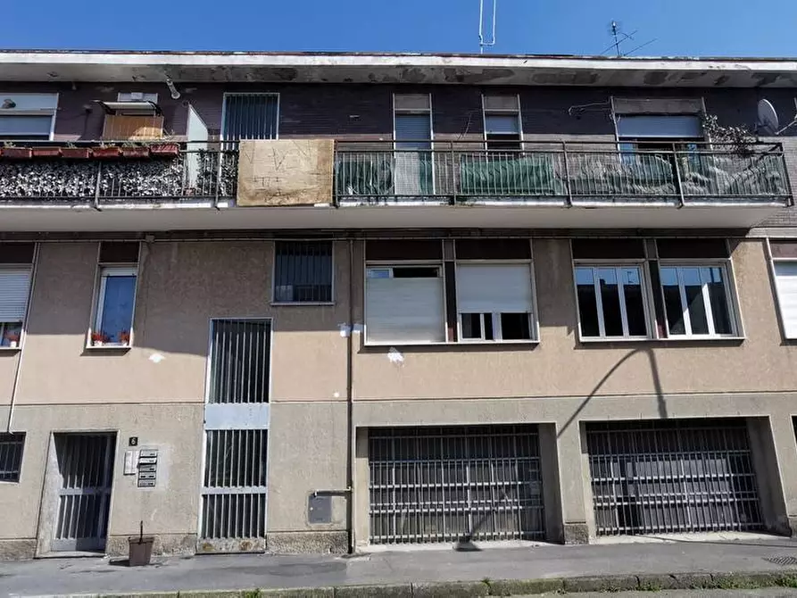 Immagine 1 di Magazzino in vendita  a Baranzate