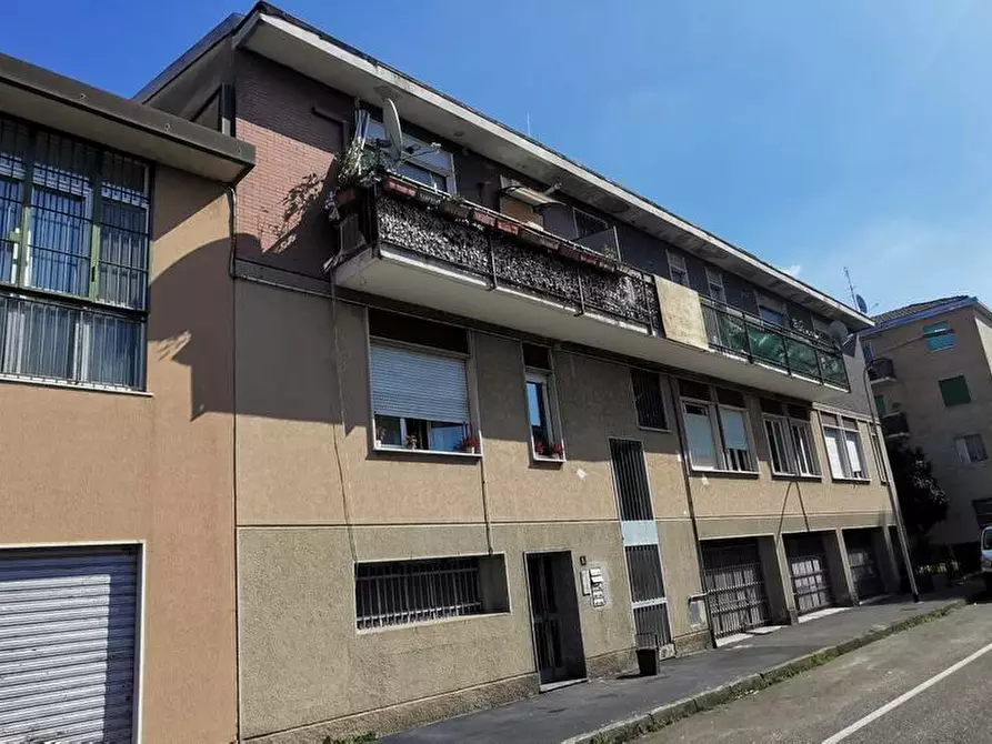 Immagine 2 di Magazzino in vendita  a Baranzate