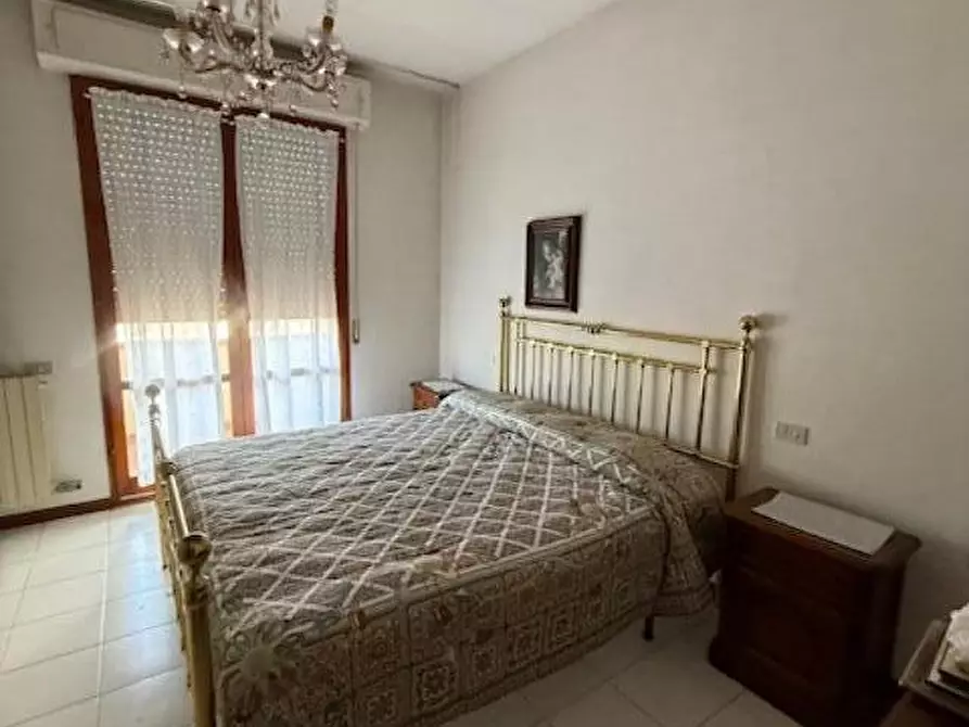 Immagine 24 di Appartamento in vendita  a Massa