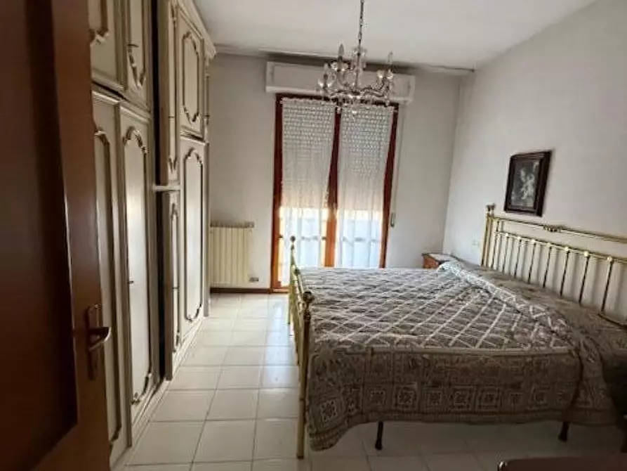 Immagine 23 di Appartamento in vendita  a Massa