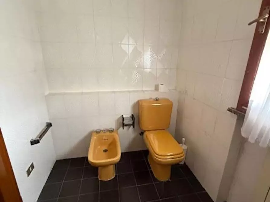 Immagine 21 di Appartamento in vendita  a Massa