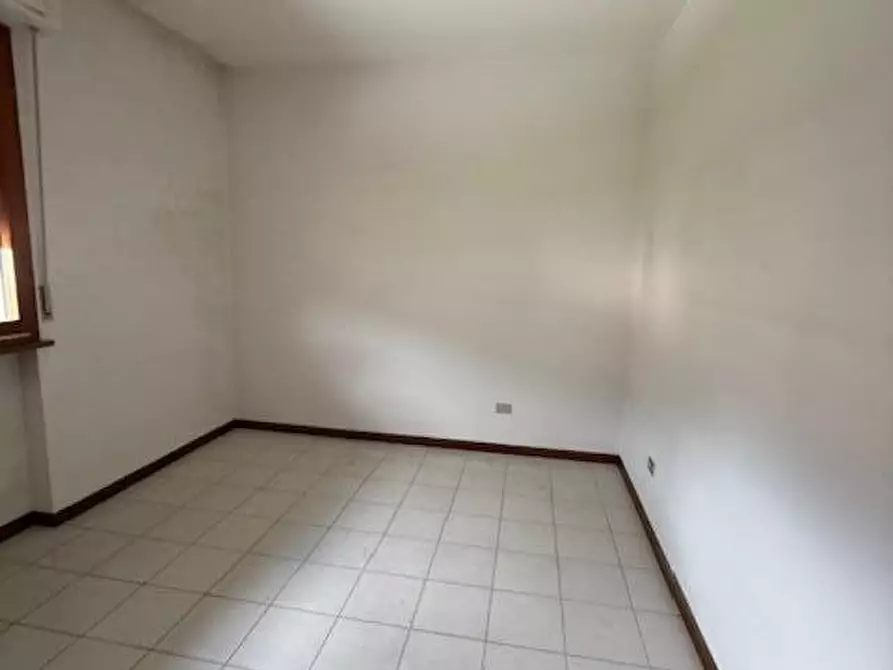 Immagine 19 di Appartamento in vendita  a Massa