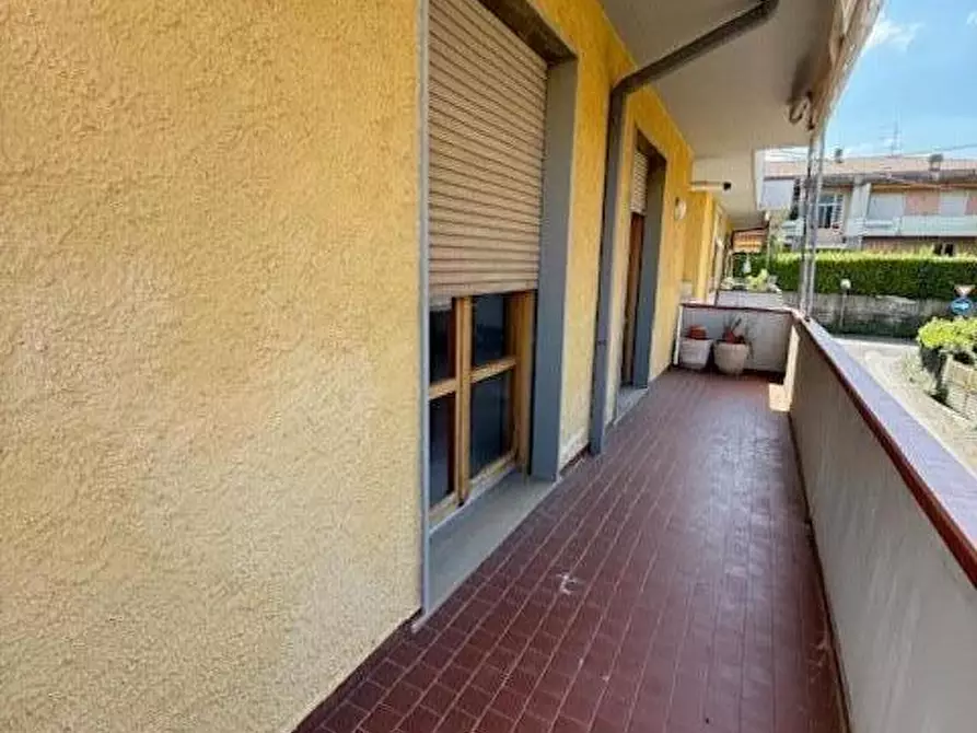 Immagine 8 di Appartamento in vendita  a Massa