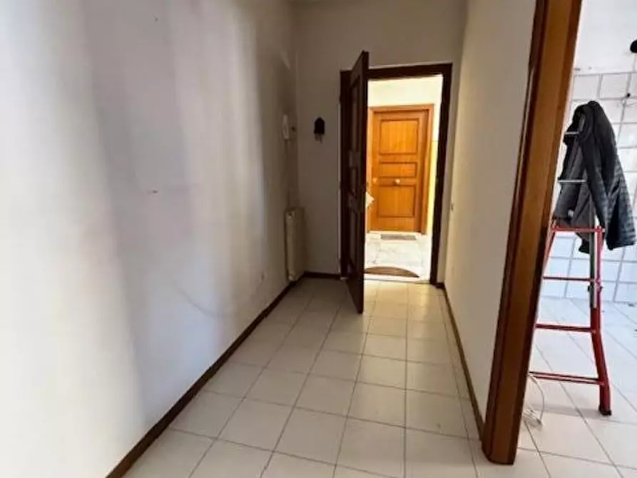 Immagine 12 di Appartamento in vendita  a Massa