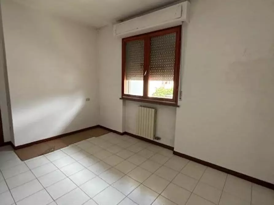 Immagine 17 di Appartamento in vendita  a Massa