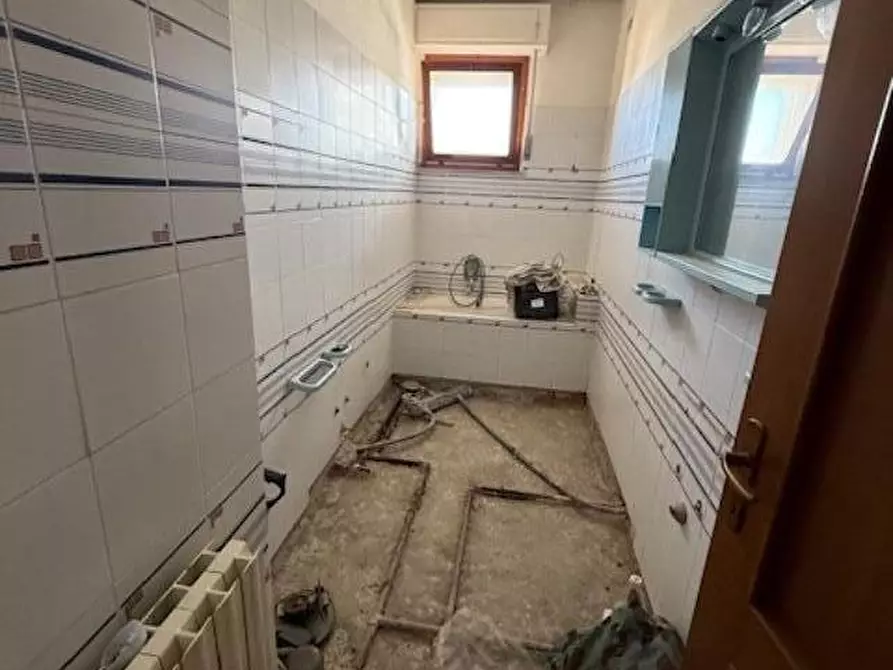 Immagine 27 di Appartamento in vendita  a Massa